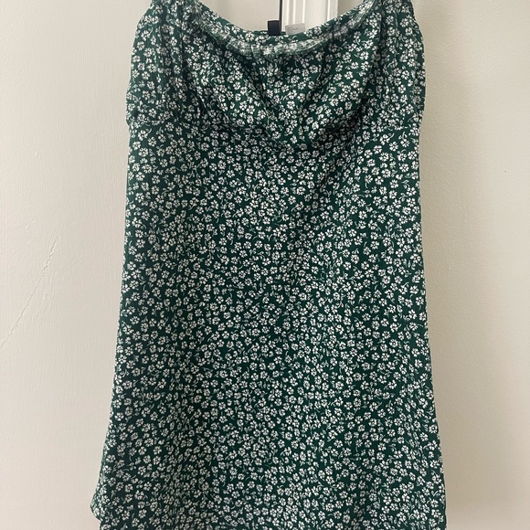 green floral dress - Picture 2 of 4